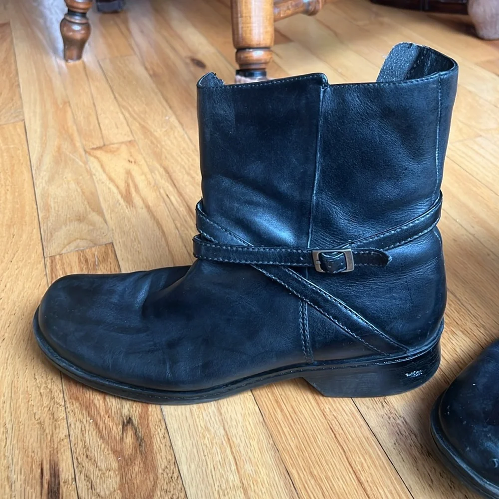 Clarks Black Ankle Boots - Picture 3 of 6